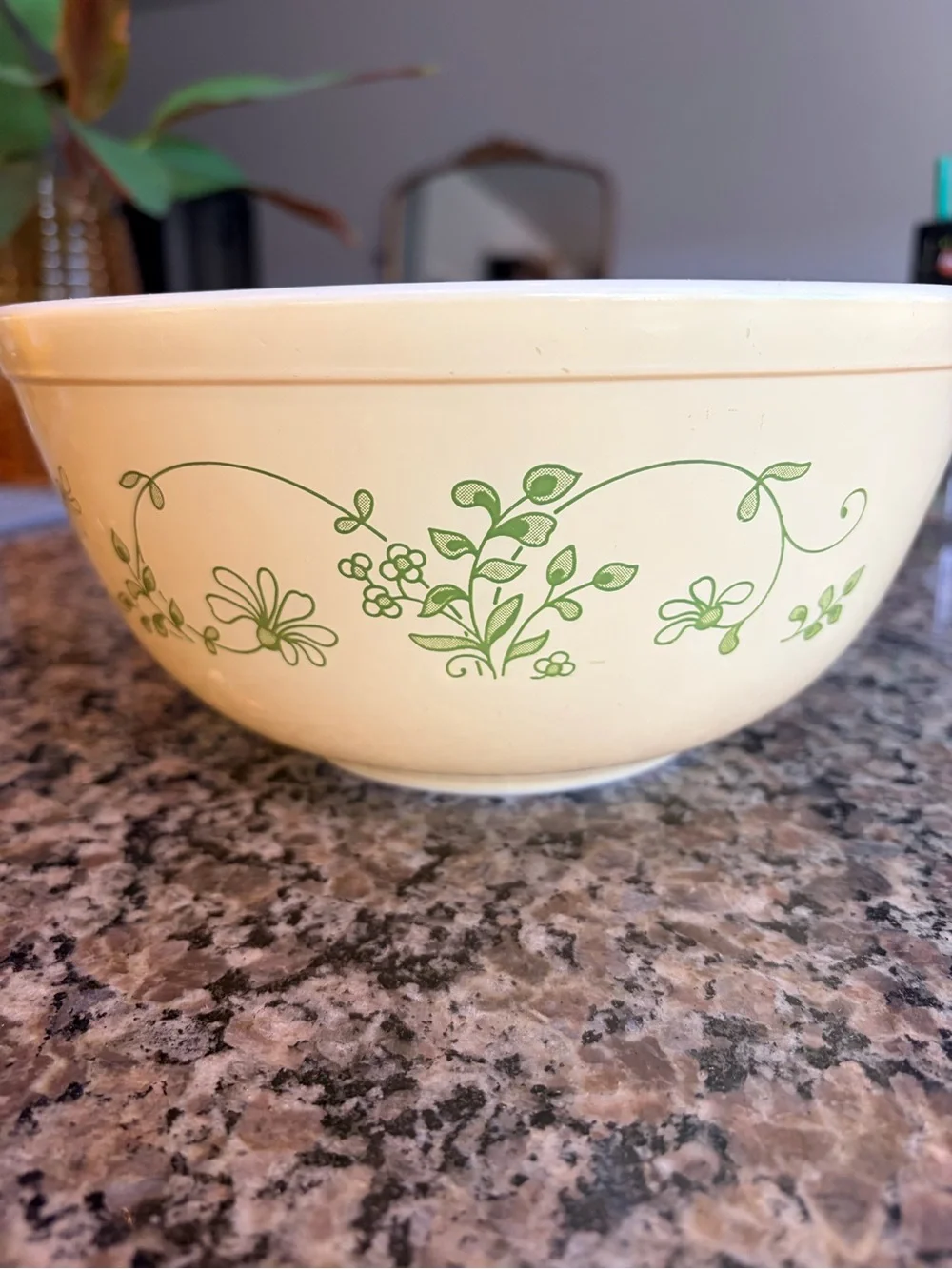 Vintage Pyrex 2.5 qt Cream Mixing Bowl with Green Floral Design